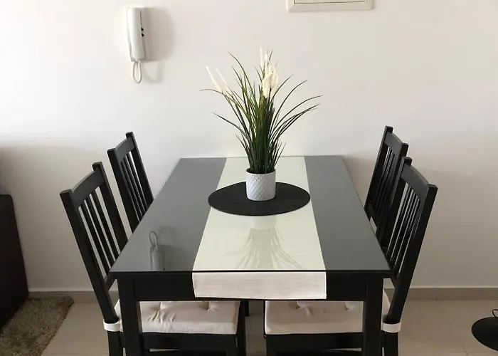 Gardens A202 דירה פיילה