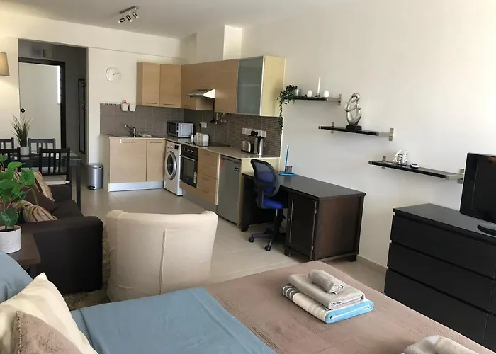 Gardens A202 דירה